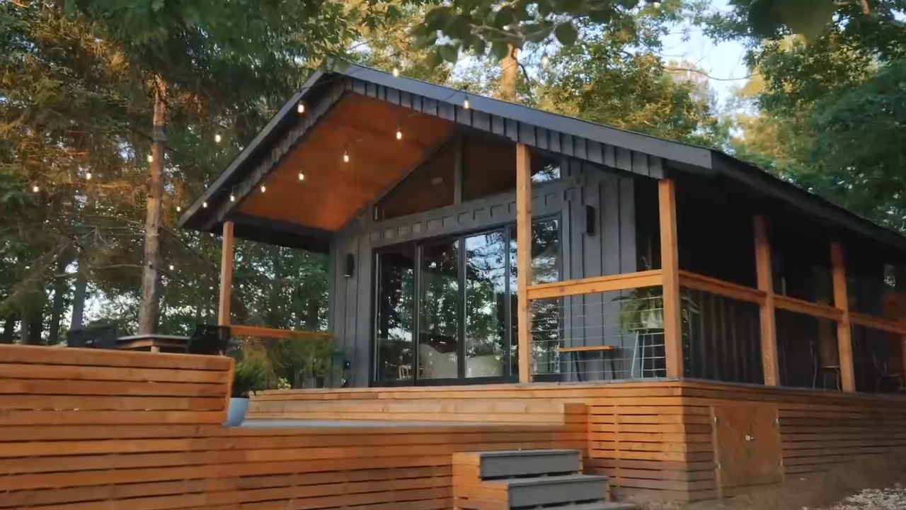 Luxury Micro-Prefabricated Mobile Homes Quick to Build Wooden and Steel Structure Houses for Villas Offices and Shops