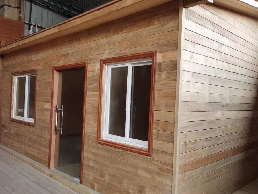 Sustainable Small Wooden House Office Blends Nature with Productivity